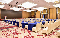 //jnrorwxhnlrmln5p.leadongcdn.com/cloud/llBpqKpllmSRojpnkjppim/Hotel-Conference-Hall.jpg